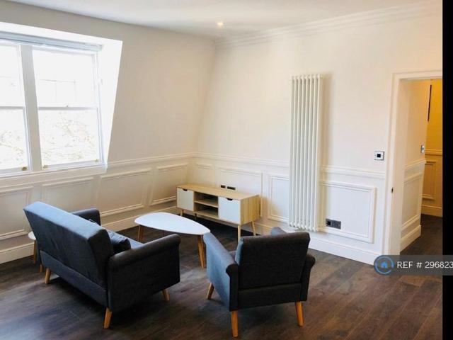 House for rent in Lakenham, East Bank