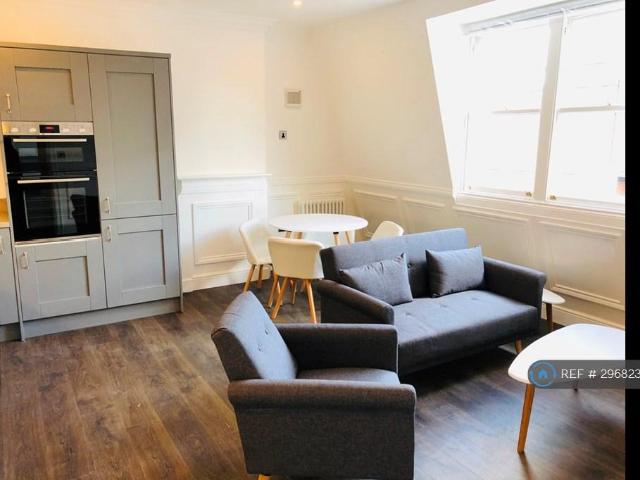Flat for rent in Lakenham, East Bank