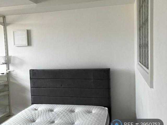 House for rent in Eightlands, Dewsbury