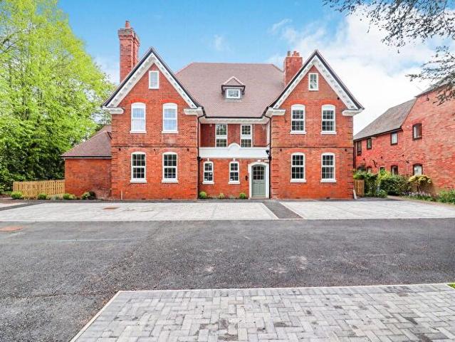 Apartment for rent in Overslade, New Bilton