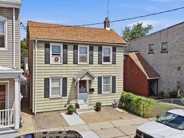 House for sale in Phillipsburg, New Jersey