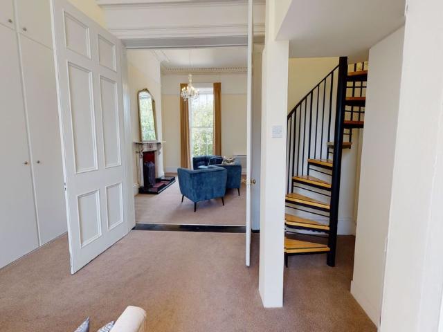 Apartment to rent in Bluebell, North Tipperary