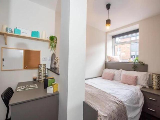 Property for rent in Ropewalks, Calderstones