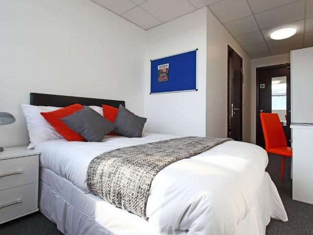 Room for rent in Shortroods, Glenburn
