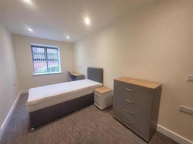 Room for rent in St James' End, Northampton