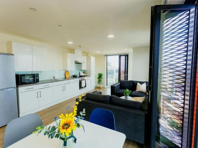 Apartment for rent in Crockherbtown, Falcon Lodge