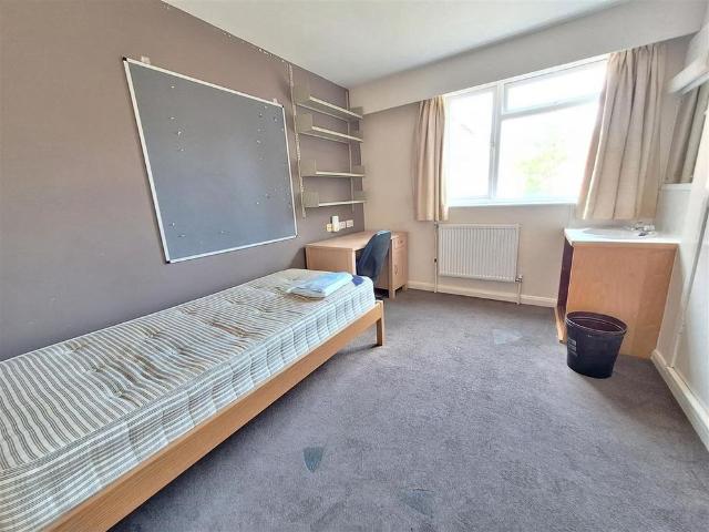 Room for rent in Newtown, Reading