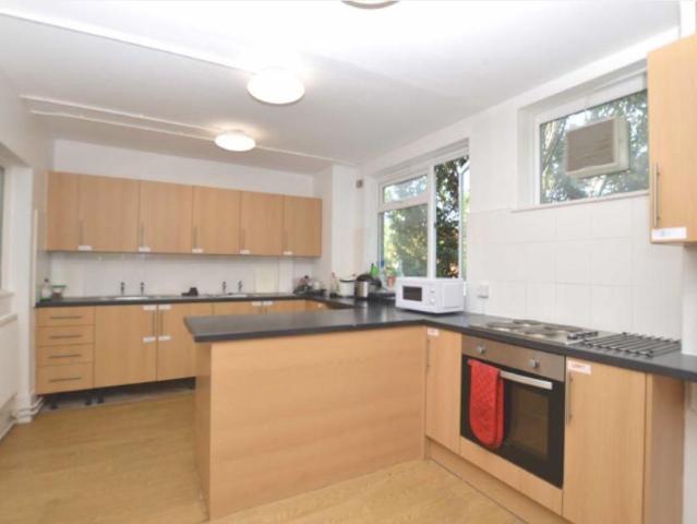 Room for rent in Newtown, Reading