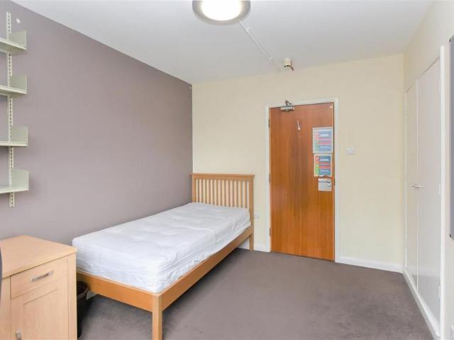 Room for rent in Newtown, Reading