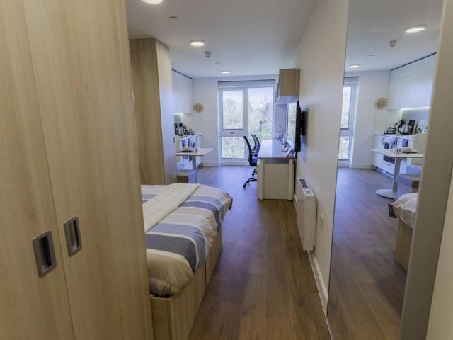 Studio for rent in Guildford Park, Westborough