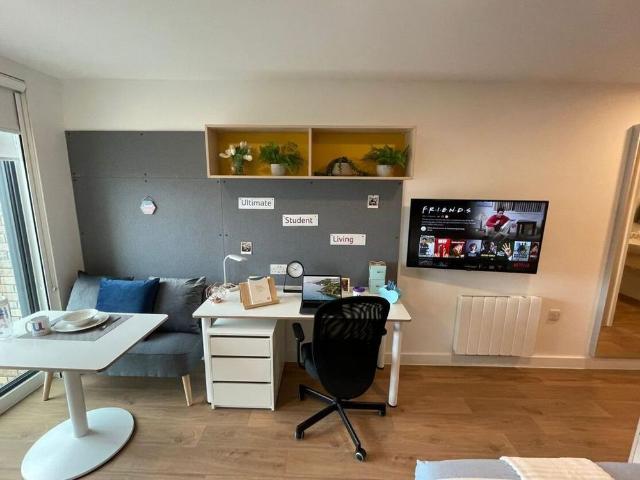 Studio for rent in Guildford Park, Westborough