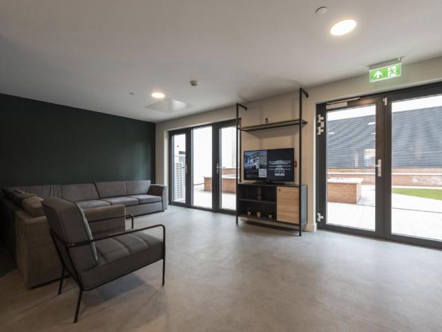 Townhouse for rent in Elmfield, Leicestershire