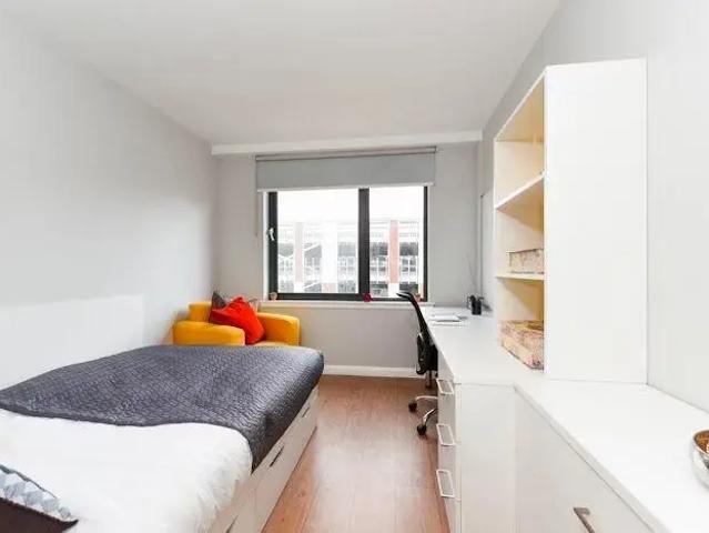 Apartment for rent in Calton, Scotland