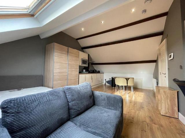 Flat for rent in Moorlands, Bare