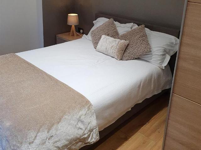 Flat for rent in Bulk, Bare