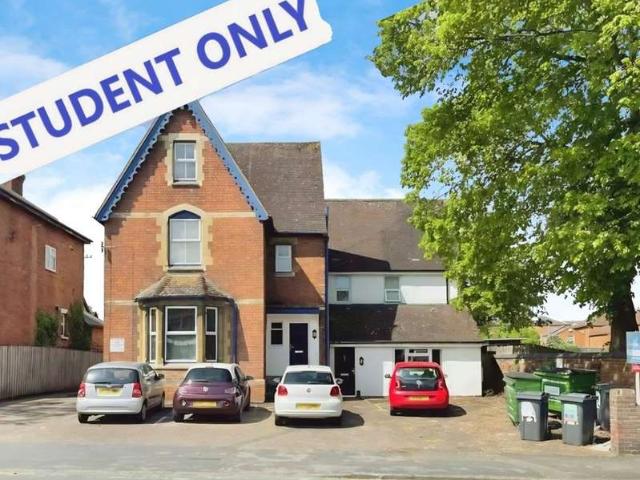 Property for rent in Wotton, Gloucester