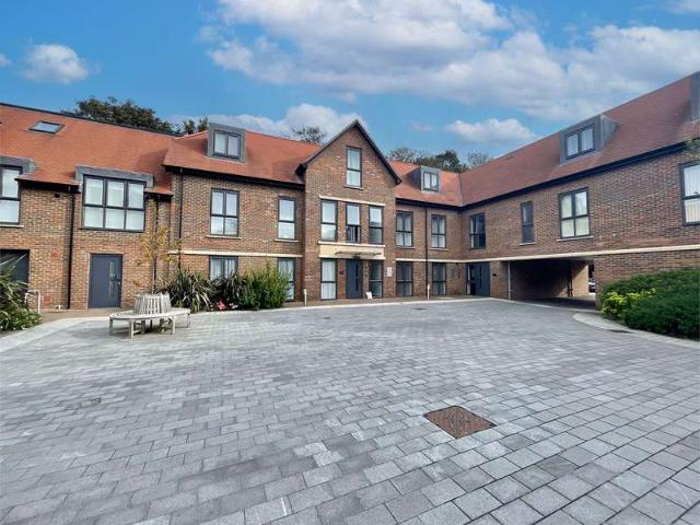 Property for sale in Dunstable, Bedfordshire
