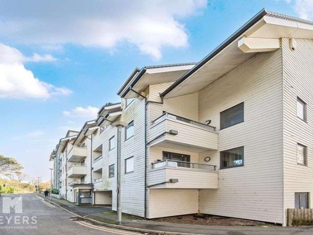 Property for sale in Fordington