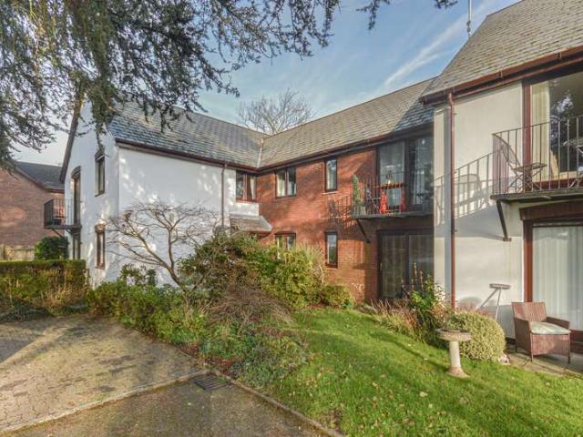 Property for rent in Candwr Park, Ponthir
