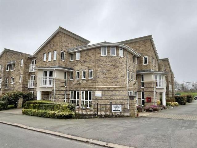 Apartment for sale in Little Padfield, Charlesworth