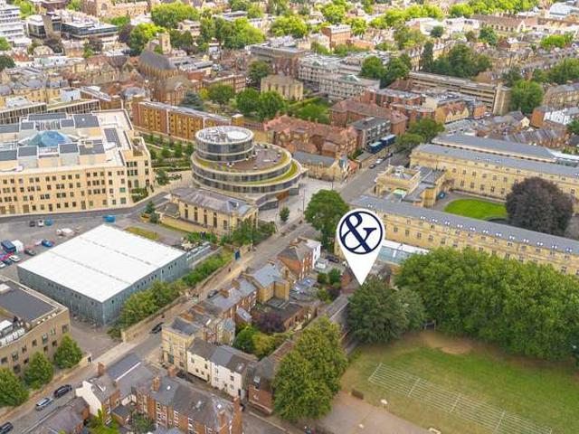 Property for sale in The Slade, Oxfordshire