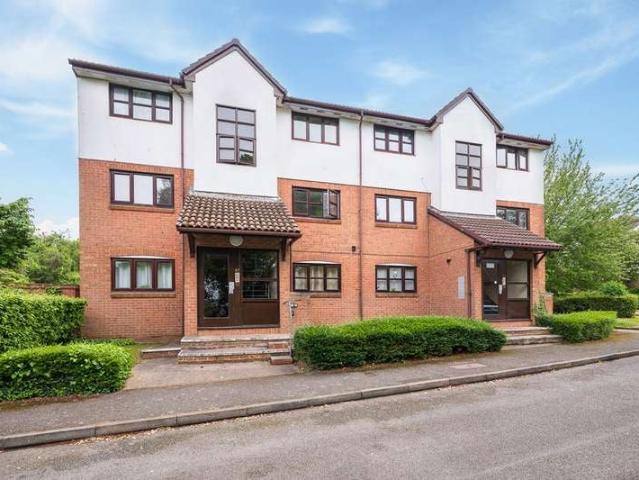 Property for sale in Worcester Park Estate, Monks Orchard
