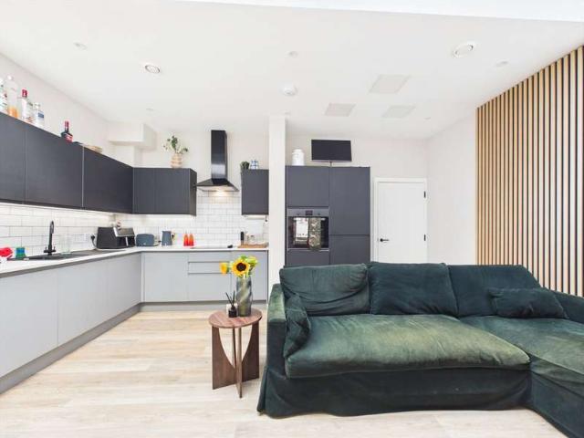 Property for sale in Kingswood