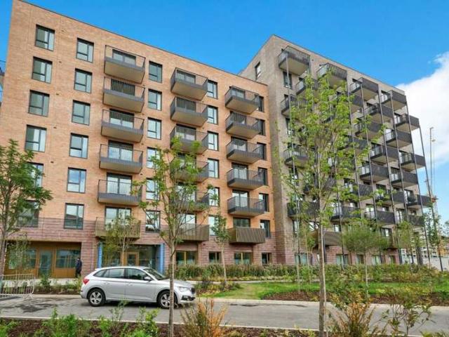 Property for sale in Harrow Weald, Greater London
