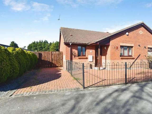 Property for sale in Anlaby Park, Hull