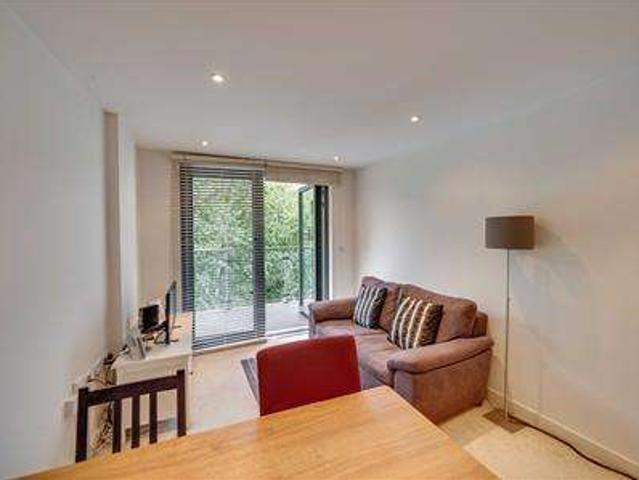Apartment for sale in Willesden Green, Greater London