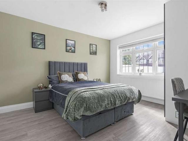 Property for rent in Royal Borough of Kingston upon Thames, Greater London