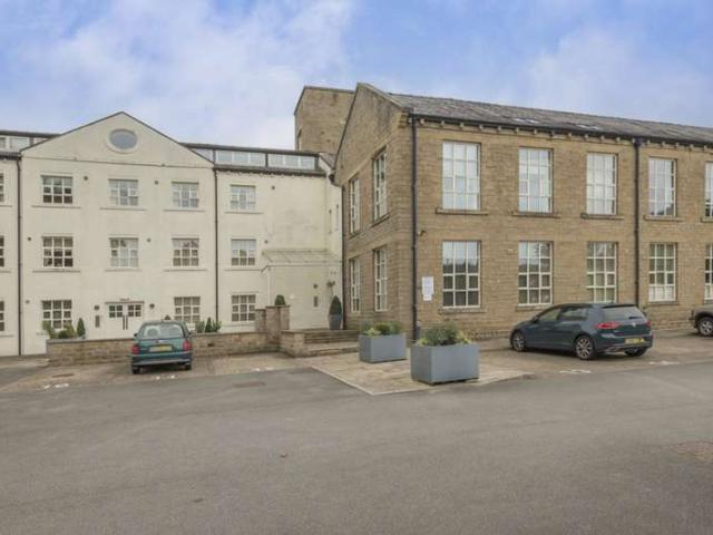 Property for rent in Highburton, West Yorkshire