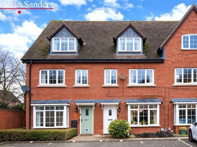 Property for sale in Alderminster, Warwickshire