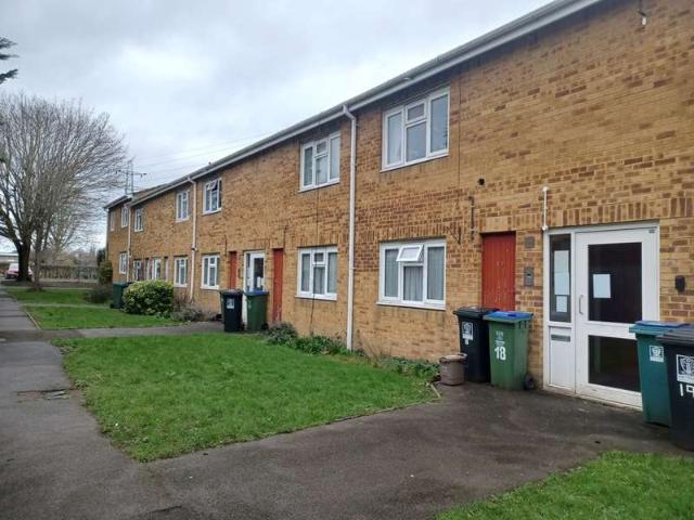 Flat for sale in Garston, Watford