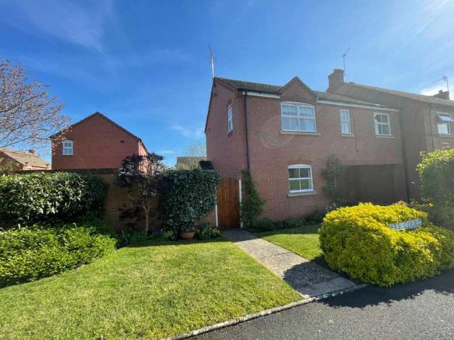 Property for sale in Alderminster, Warwickshire