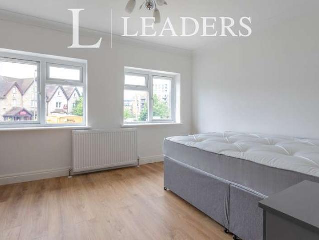 Property for rent in Redhill, Reigate and Banstead