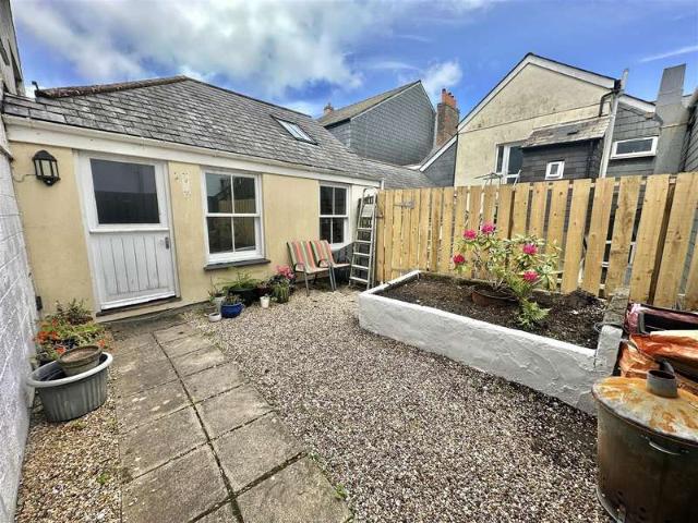 Maisonette for sale in Falmouth, Cornwall