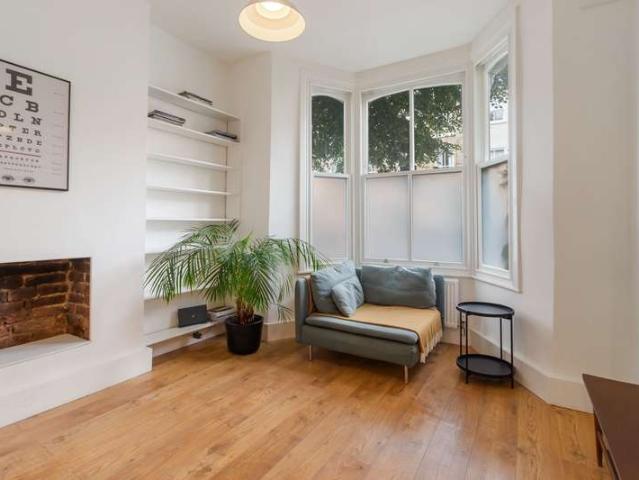 Flat for sale in London Borough of Islington, Greater London
