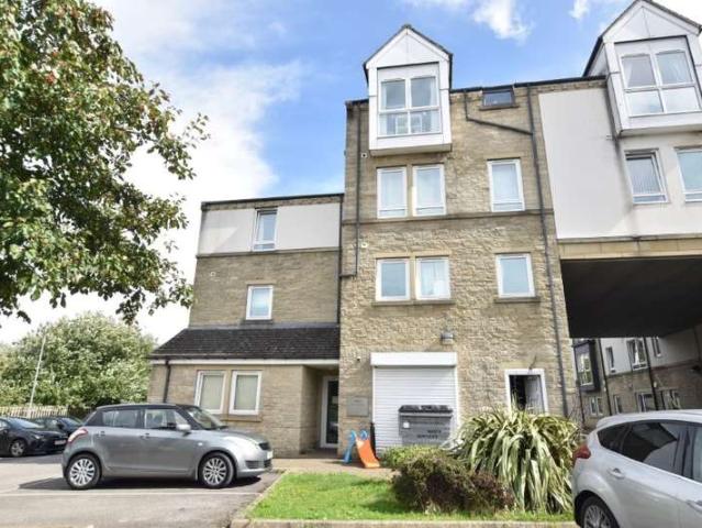 Property for sale in Low Fold, Bradford
