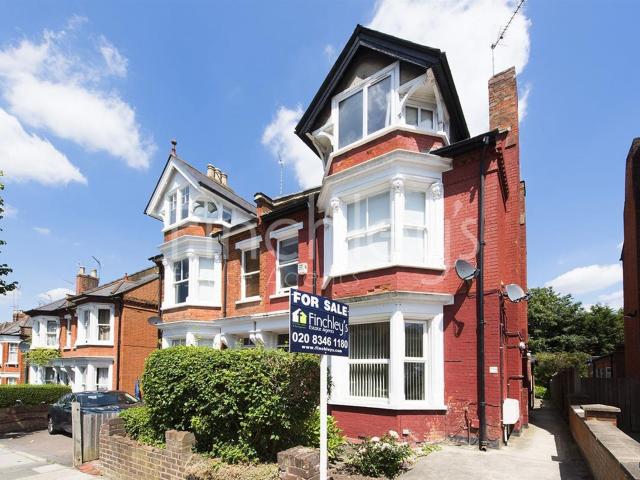 Apartment for rent in West Finchley, Greater London