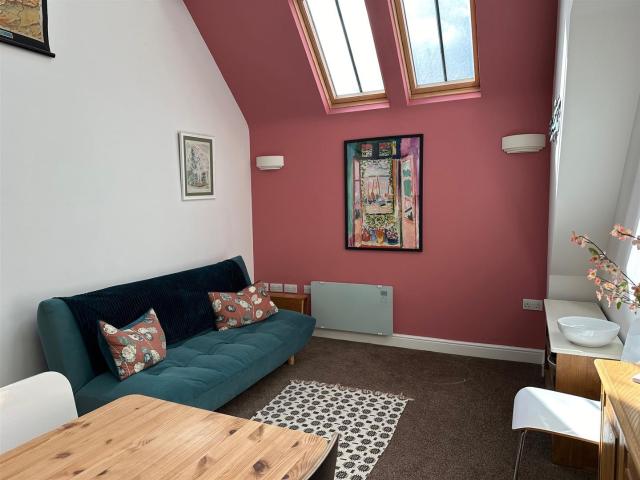 Apartment for rent in Birchcliffe, Calderdale