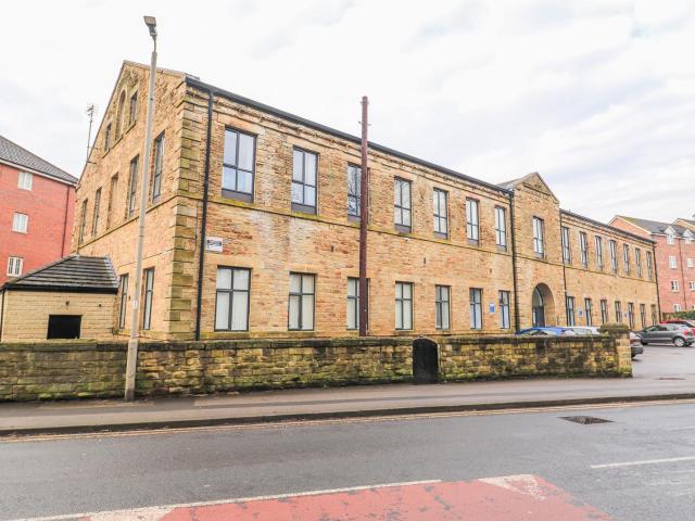Apartment for rent in Paleside, Wakefield