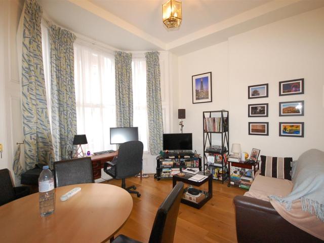 Apartment for rent in Kensal Town, Bayswater
