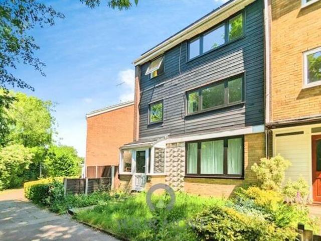 House for rent in Pouchen End, Hertfordshire