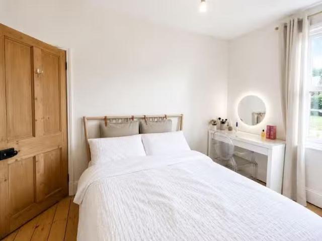 House for rent in Kingswood, School House