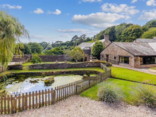 Flat for sale in Strode, Devon