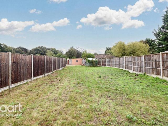 House for sale in Finchampstead
