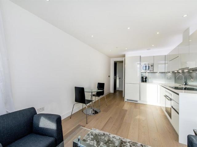 Apartment for rent in South Lambeth, Greater London