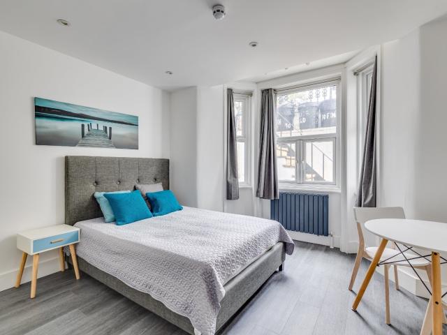 Apartment for rent in Lot's Village, Greater London