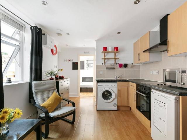 Apartment for rent in Earlsfield, Greater London